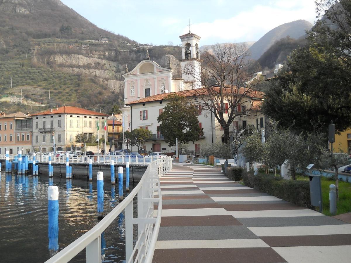 Appartamento Al Ponte Marone Exterior photo