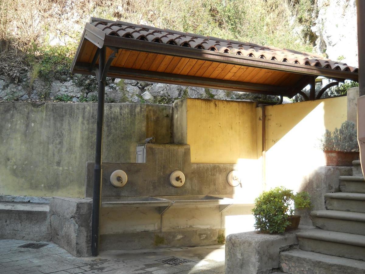 Appartamento Al Ponte Marone Exterior photo