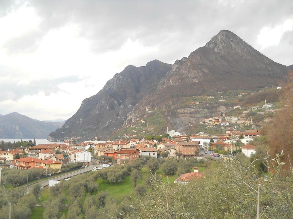 Appartamento Al Ponte Marone Exterior photo